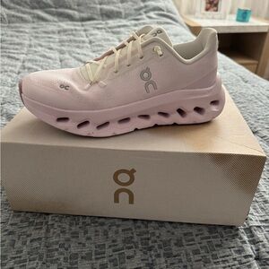 On cloudtilt Running Women's ivory violet  Sneakers